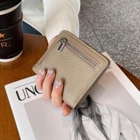 ราคา ของแท้ หนัง กระเป๋าสตางค์ ผู้หญิง Compact Slim Short Style First Layer Cowhide Multi Card Slot เรียบง่าย Money Clip Card Holder (21151919465)