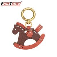 ราคา Everstoner จี้ม้าโยกแท้รูปกระเป๋าหนังเสน่ห์สำหรับกระเป๋า Longchamp เครื่องประดับแขวนพวงกุญแจตกแต่งกระเป๋า DIY (22269206164)