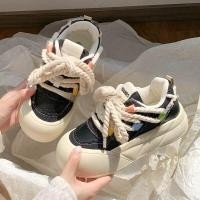 ราคา รองเท้าผ้าใบสไตล์เกาหลีสำหรับผู้หญิง ทรงพื้นหนา สวมใส่สบาย สไตล์เกาหลี รองเท้าผ้าใบสีขาว รองเท้าผ้าใบทรงขนมปัง รองเท้าแฟชั่น (22893960100)