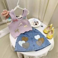 ราคา 341 พร้อมส่ง ชุดเซ็ท2ชิ้นเด็กผู้หญิง เสื้อถักยืดแขนกุด กระโปรงกางเกงยีนส์ (21913881671)