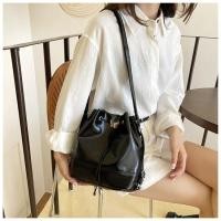 ราคา กระเป๋าแฟชั่นหนัง กระเป๋าทรงถังแบบเชือกรูดผีเสื้อ หนังพียู สะพายข้างและสะพายหลังได้ (24420993004)