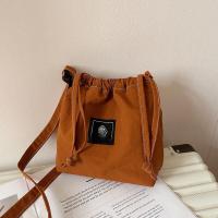 ราคา กระเป๋าถือทรงถังสีเหลืองแฟชั่นฤดูร้อน กระเป๋าสะพายข้างผู้หญิง 2025 กระเป๋าถือแบบสะพายไหล่ข้างเดียว กระเป๋าถือแบบถือได้ สไตล์เกาหลี กระเป๋าถือแบบถือได้ (24484578313)