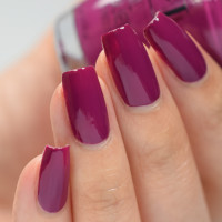ราคา พร้อมส่ง OPI Feelin Berry Glam HRP06 ยาทาเล็บสีม่วงแดง โทนเบอร์รี่ ขายดี มาทีไรหมดเกลี้ยง จาก Jewel Be Bold Holiday Collection แท้ (22615061187)