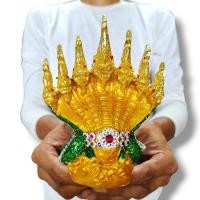ราคา พญานาคราชประทานทรัพย์ 7เศียร พระวรกายประดับกากเพชรสีเขียว บูชาและผ่านพิธีมาจากคำชะโนด งานเรซิ่นลงสีปิดทองแต่งองค์ (19634435729)