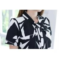 ราคา Narinari NT2429 Tie Neck Floral Blouse ลายดอก ผ้าไหมอิตาลี เสื้อทำงาน (24169488492)