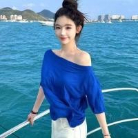 ราคา 2023เสื้อสำหรับผู้หญิงสีขาวแนวทแยงปกเสื้อเอวลอยเสื้อยืดแขนเสื้อแขนสั้นเสื้อยืดเกาหลีสำหรับผู้หญิงป่า OL (22196503503)