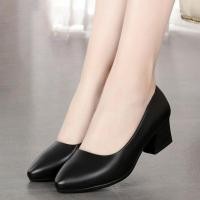 ราคา รองเท้านักศึกษา รองเท้ารับปริญญา คัทชูนักศึกษา หัวแหลม หัวมน ส้น 2 นิ้ว (18560810727)