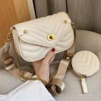ราคา พร้อมส่ง กระเป๋าสะพายข้างแฟชั่น หนัง PU งานดี สวยหรู มาพร้อมกระเป๋ากลมเล็ก (17885161906)