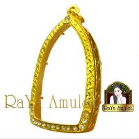 ราคา กรอบพระงานพับหลัง งานทองสูตรฝังเพชรตามจุด ทรงเตารีดใหญ่ สำหรับเลี่ยมกันน้ำ รหัส 1466 (24252942641)
