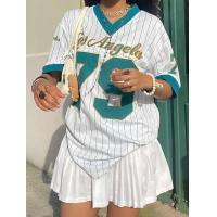 ราคา สุภาพสตรีตัวเลขและตัวอักษรพิมพ์เสื้อคอวีแขนสั้นเสื้อยืดลายฤดูร้อนเสื้อผ้าเบสบอล (23007762513)