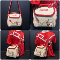 ราคา กระเป๋า โค้กผ้าดิบ มี 2 ขนาด เล็ก ใหญ่ กระเป๋าสะพายข้าง Coca Cola ของสะสม coke (10770558753)