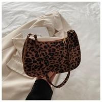 ราคา กระเป๋าสะพายข้างผ้าใบทรงสี่เหลี่ยมเล็กสไตล์เกาหลีสำหรับฤดูใบไม้ร่วงและฤดูหนาว ปิดด้วยซิป กระเป๋าสะพายข้างแบบลำลองสำหรับผู้หญิง กระเป๋าผ้าลายเสือดาว (23443111048)