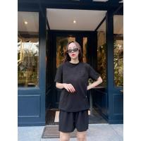 ราคา ชุดเซ็ท ผ้าปั้มตัวอักษรนูนตรงหน้าอก แขนสั้นขาสั้น สวมใส่สบาย TZ4007 (22898096576)