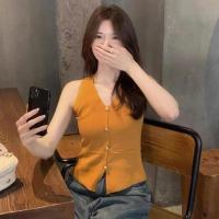 ราคา DD SHOPพร้อมส่ง 20252 เสื้อกบ้ามไหมพรม คอวี กระดุมด้านหน้า ดีเทลเว้าหลังเอว (23232938262)