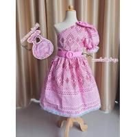 ราคา ชุดเดรสผ้าไทยเด็กปาดไหล่ ฟรีกระเป๋า เข็มชัดเข้าชุด (22744959329)