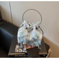 ราคา กระเป๋าสะพายไหล่ผู้หญิงแบบมีสายรัดโซ่แฟชั่นฤดูร้อน 2025 กระเป๋าถือลายผีเสื้อแบบมีสายรัดโซ่แฟชั่นระดับไฮเอนด์ กระเป๋าถือแบบมีสายรัดโซ่ (24340412874)