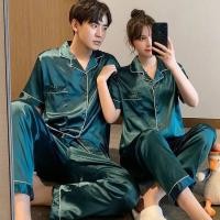 ราคา ชุดนอนเนื้อผ้าซาติน ชุดนอนชายหญิง แขนสั้น ขายาว ผ้าซาติน นุ่มลื่น ใส่สบาย ไม่ร้อน ไม่อึดอัด พร้อมส่ง S8 (22601323877)