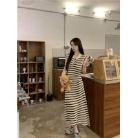ราคา Korean Dress เดรสแฟชั่นผู้หญิง ชุดเดรสสไตล์เกาหลี กระโปรงทรงตรงคอวีลายทางสองสีสไตล์เรโทร กระดุม (24186651214)