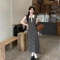 ราคา Korean Dress เดรสแฟชั่นผู้หญิง ชุดเดรสสไตล์เกาหลี กระโปรงทรงตรงคอวีลายทางสองสีสไตล์เรโทร กระดุม (24186651209)