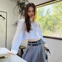 ราคา KOKO แฟชั่น เสื้อเชิ้ตลายทางสีฟ้าสั้นผู้หญิง เสื้อสาวอวบพรางหุ่น เสื้อเชิ้ตแขนยาวผู้หญิงฤดูใบไม้ผลิ w555 (23703228861)