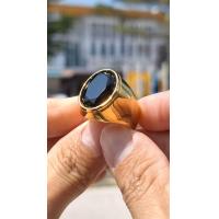 ราคา แหวนพลอยนิลดำ สแตนเลสสีทอง เลือกขนาดได้ 5 ไซส์ (21552999391)