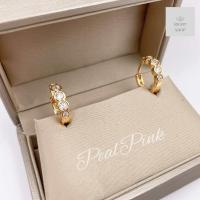 ราคา ต่างหูห่วงเพชรแถวเดียวประดับเพชรห้าเม็ดแบบไล่ขนาดเล็กใหญ่หุ้มขอบสีทอง (23185123993)