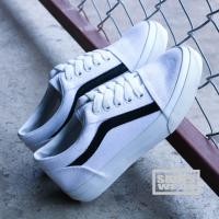 ราคา ส่งจากไทย PandoE8 รองเท้าผ้าใบแฟชั่น ทรงแวน แบบผูกเชือก ผ้าหน้า ใส่ทน ใส่สบาย จัดส่งเร็ว (7399495487)