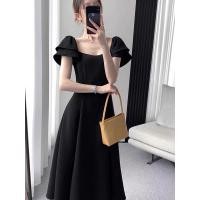 ราคา ชุดเดรสสีดำคอเหลี่ยมสไตล์ฮิปซ์ เอวสูง แขนสั้น กระโปรงทรงเอ ชุดทำงาน ฤดูใบไม้ร่วง 2023 ชุดเดรสผู้หญิง (21883169137)