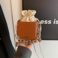 ราคา กระเป๋าสะพายข้างทรงกล่องขนาดเล็กสำหรับผู้หญิง สายโซ่เงิน กระเป๋าใส่โทรศัพท์มือถือ กระเป๋าสะพายข้างแบบสะพายไหล่ข้างเดียว (24303374803)