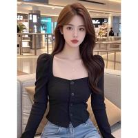 ราคา เสื้อเชิ้ตคอเหลี่ยมแขนยาวสไตล์ฝรั่งเศสสำหรับผู้หญิง ทรงเข้ารูป แขนยาว คอเหลี่ยม กระโปรงสั้น ทรงเข้ารูป สไตล์หวานและเผ็ดร้อน ฤดูใบไม้ร่วง ฤดูหนาว (23370217404)