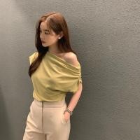 ราคา KOKO เสื้อยืดแขนสั้นเปิดไหล่จีบผิดปกติแฟชั่นสำหรับผู้หญิง เสื้อปาดไหล่สาวอวบแซ่บๆ เสื้อไหล่ตกข้างเดียว เสื้อคอกว้างเปิดไหล่ 2684 (23894353690)