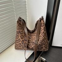 ราคา Mymyshop พร้อมส่ง กระเป๋าสะพายข้าง แฟชั่นใหม่ ลายเสือ สีน้ำตาล สวยมาก (23386315938)