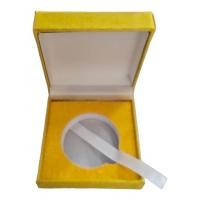 ราคา กล่องใส่เหรียญที่ระลึก กล่องผ้าไหม หรูหรา ดูแพง สำหรับใส่เหรียญขนาดหลุม 38 มิล ราคาขายกล่องเปล่า ไม่รวมตลับ เหรียญนะคะ (22849333173)