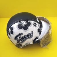 ราคา หมวกกันน็อคครึ่งใบ เลดี้ มอก ใหม่ หนังลาย V tech สีขาวคาดดำ (13314859535)