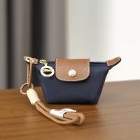 ราคา Longchamp โรงงานขายตรง กระเป๋าขนาดเล็กพิเศษ กระเป๋าไนลอนสำหรับเก็บเหรียญ กระเป๋าใส่บัตรธนาคารที่ทันสมัย กระเป๋าเงินเหรียญขนาดกะทัดรัดน้ำหนักเบา (24262938341)