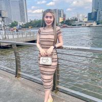 ราคา เดรสไหมพรมยาวคอกลมริ้วรัดรูป (19885804043)