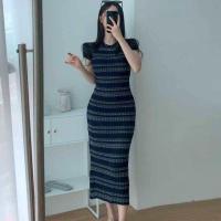 ราคา เดรสไหมพรมยาวคอกลมริ้วรัดรูป (19885804045)