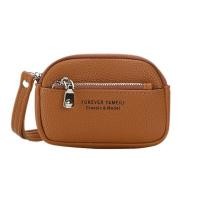 ราคา GUCSELECTED B2031 กระเป๋าสตางค์ใบสั้น สายคล้องมือ ขนาด5นิ้ว หนังPU มี2ซิป (23667306323)