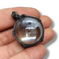 ราคา ลูกแก้วจักรพรรดิราหู เป็นแก้วสารพัดนึก หลวงพ่อฤาษีลิงดำ วัดท่าซุง เป็นลูกแก้วใสถักด้วยเชือกเลี่ยมบูชาติดตัวได้ (19418401985)