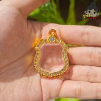 ราคา จัดส่งเร็ว กรอบพระ กรอบพระชุบทองล้อมเพชร ใส่เหรียญอาร์มโสธร กรมตำรวจ กว้าง2 4 สูง2 6ซม ขนาดจอกระจก มีห่วงและยางรองแถมให้พร้อมใส่ (24063244290)