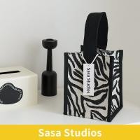 ราคา กระเป๋าผ้าใบลายสก็อตขนาดใหญ่สำหรับผู้หญิง กระเป๋าถือแบบสะพายไหล่ กระเป๋าเดินทางแบบลำลอง กระเป๋าผ้าใบสไตล์ยุโรปและอเมริกัน (23831657440)