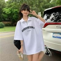 ราคา TZY เสื้อยืด แขนสั้น ผู้หญิง คอปก ลายสกรีนแต่งซิปที่ด้านหน้า มาพร้อมกัน 2 สี ดำ และ ขาว เป็นสีคลาสสิคที่สาวๆเลือกมากที่สุด อินเทร์นกำลังฮอตฮิตพร้อมส่ง (23688595050)