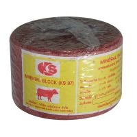 ราคา 2 กิโลกรัม KS เกลือแร่วัว เกลือแร่ก้อน อาหารเสริม สำหรับโค กระบือแพะ แกะ และสัตว์เท้ามีกีบทุกชนิด ก้อนสีแดง เหมาะกับตัวผู้ (9115145)