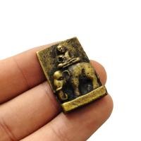 ราคา เหรียญหลวงพ่อเงินขี่ช้าง เนื้อทองเหลืองรุ่นแช่น้ำมนต์ ขนาดประมาณ 3 ซม เป็นเหรียญที่เก่ามากรุ่นนี้หายากน่าสะสมบูชา (21737625706)