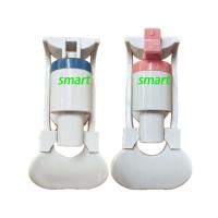 ราคา รุ่นน้ำร้อนมี Safety ก๊อกตู้น้ำดื่มแก้วดันร้อน เย็น เกลียวใน 3 หุน สีตัวก๊อกน้ำเย็นจะออกเทาเข็มกว่าน้ำร้อนนิดนึงน้ำร้อนเป็นแบบเซฟตี้ (24404969371)