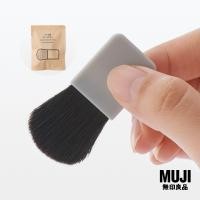 ราคา มูจิ แปรงปัดแก้มขนาดเล็ก MUJI Cash sized Cheek Brush 1 pc (23896533577)