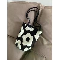 ราคา กระเป๋าผ้าใบทรงถังขนาดใหญ่แบบลำลองสไตล์เรโทรลายดอกไม้ สีดำและสีขาว กระเป๋าสะพายไหล่ข้างเดียวสำหรับใส่ของในชีวิตประจำวัน (24449177114)