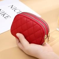 ราคา กระเป๋าใส่เหรียญหนังแท้ความจุขนาดใหญ่ กระเป๋าใส่เหรียญทรงสามเหลี่ยมปักลายพร้อมหัวเข็มขัดแบบซิปสองชั้นสำหรับผู้หญิง (23231202895)