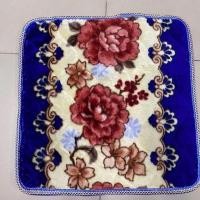 ราคา เบาะรองนั่งลายดอกไม้ อาสนะ กำมะหยี่ขนสั้น ขนาด 55 x55 cm มียางกันลื่น อาสนะถวายพระ รองนั่งทำงาน สีสวย (23282384995)