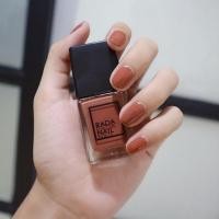 ราคา ขายดี Rada Nail สีทาคุมิ ยาทาเล็บ เนื้อสีเงาดั่งเจล ไม่ต้องอบ สีทาเล็บ สีสวย แห้งไว 11ml (21927664150)